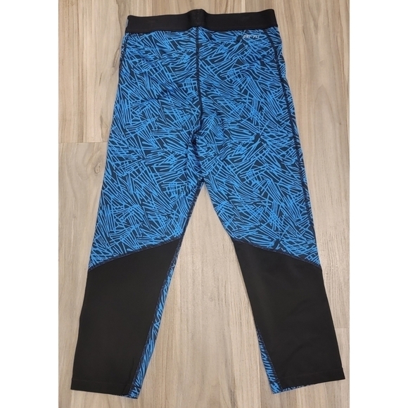 Nike Pro Capri Leggings_size medium - Picture 2 of 3